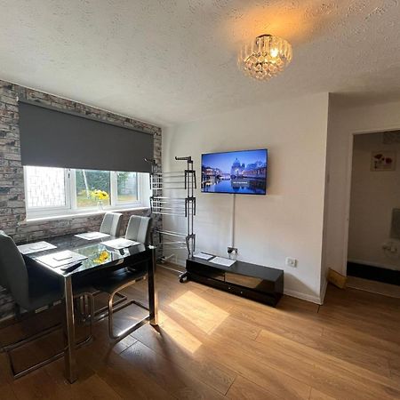 Stunning 1 Bedroom Apartment In Dagenham Esterno foto