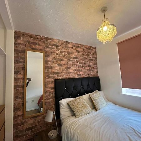 Stunning 1 Bedroom Apartment In Dagenham Esterno foto