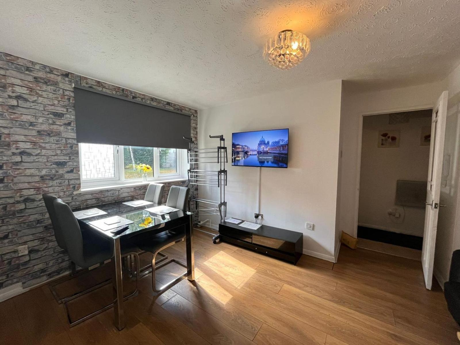 Stunning 1 Bedroom Apartment In Dagenham Esterno foto