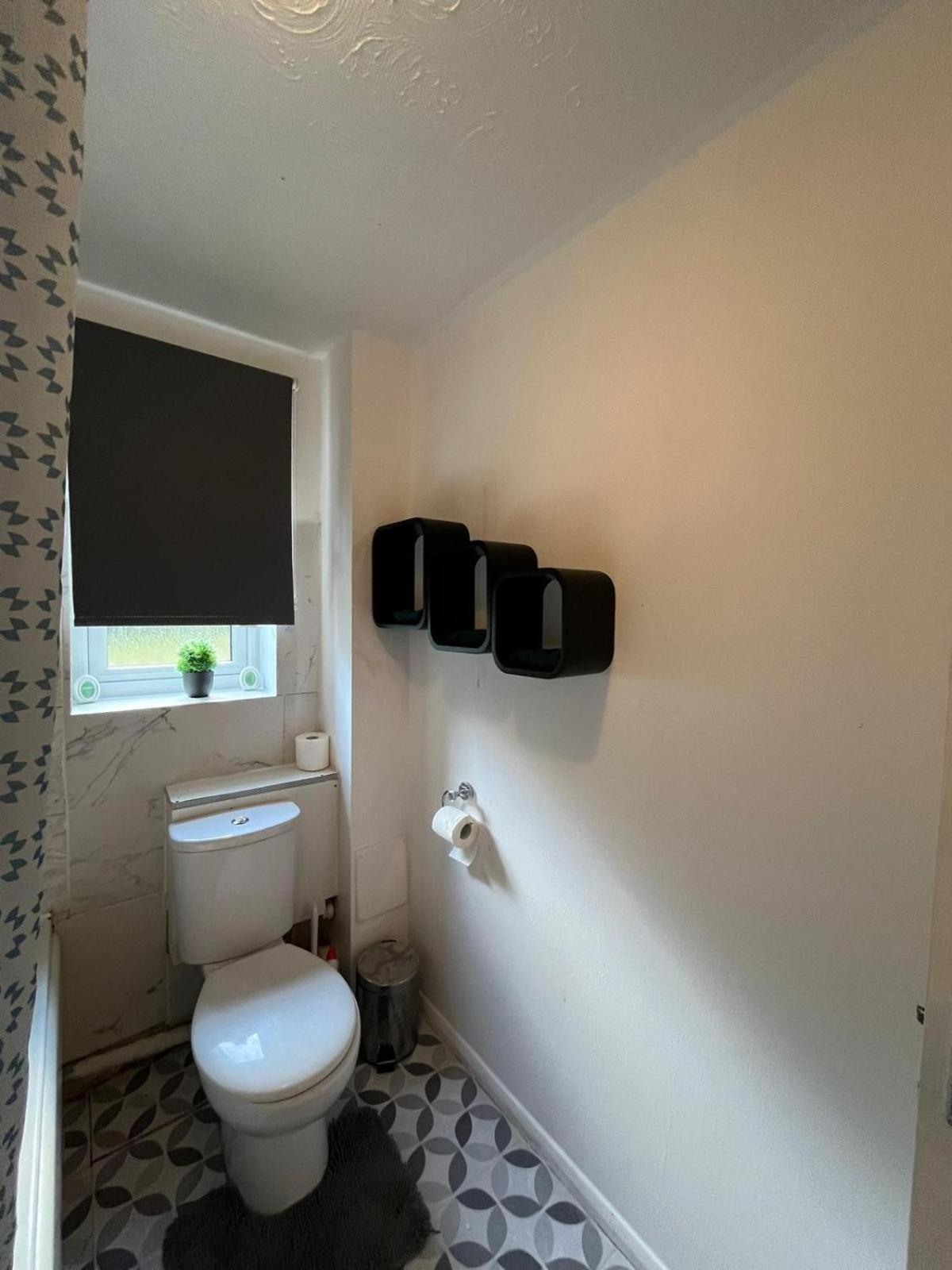 Stunning 1 Bedroom Apartment In Dagenham Esterno foto